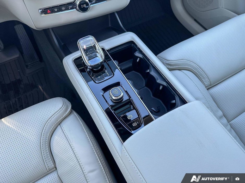 2026 Volvo XC90 Plug-In Hybrid Ultra Bright Theme-18