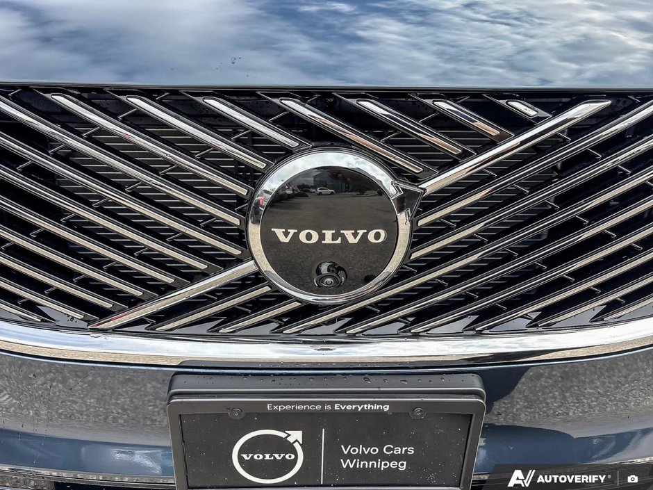 2026 Volvo XC90 Plug-In Hybrid Ultra Bright Theme-6