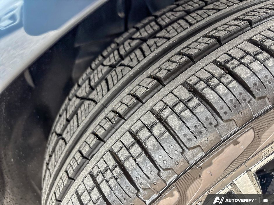 2026 Volvo XC90 Plug-In Hybrid Ultra Bright Theme-10