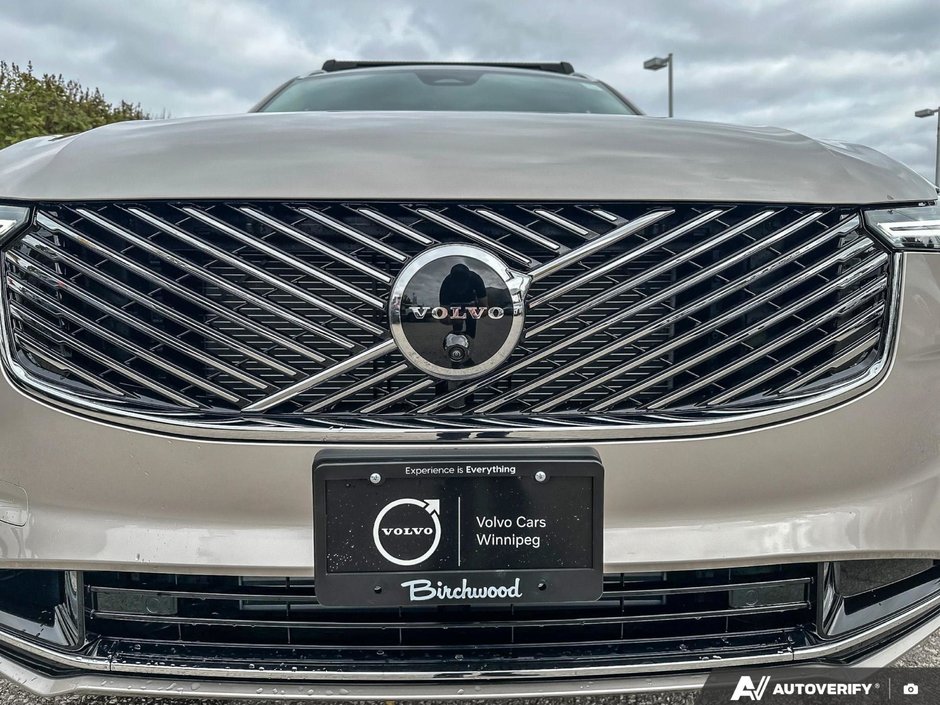 2026 Volvo XC90 Plug-In Hybrid Plus Bright Theme-6
