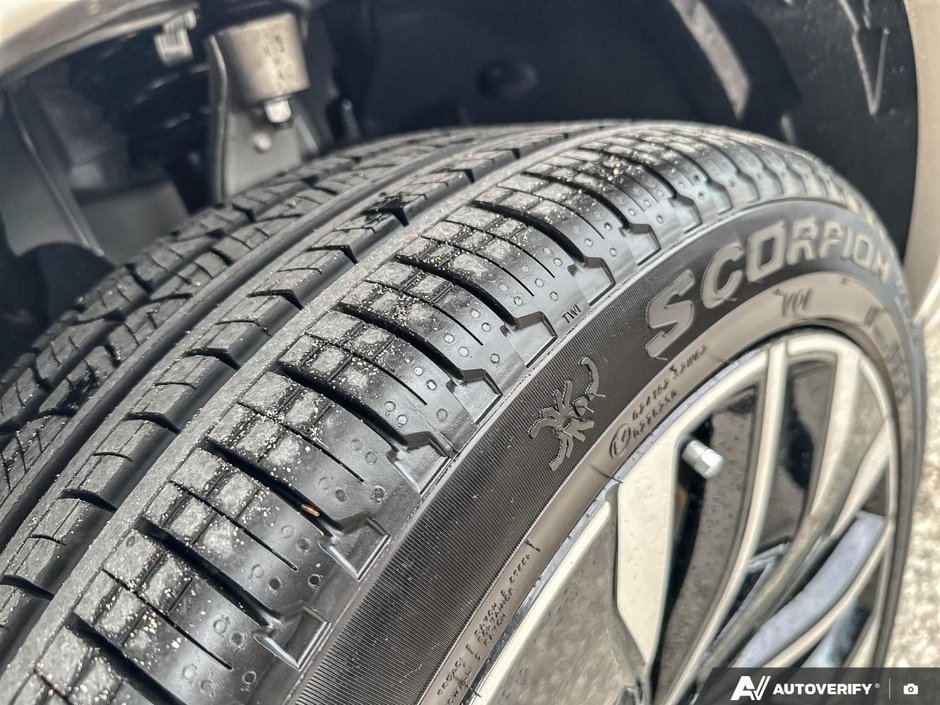 2026 Volvo XC90 Plug-In Hybrid Plus Bright Theme-10