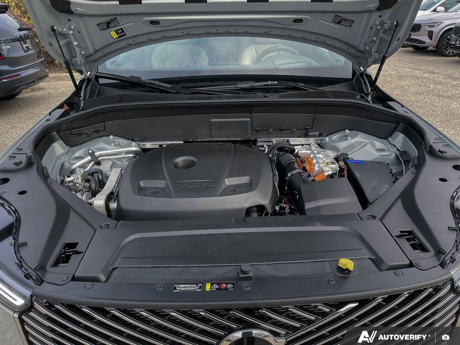 2026 Volvo XC90 Plug-In Hybrid Ultra Bright Theme-7