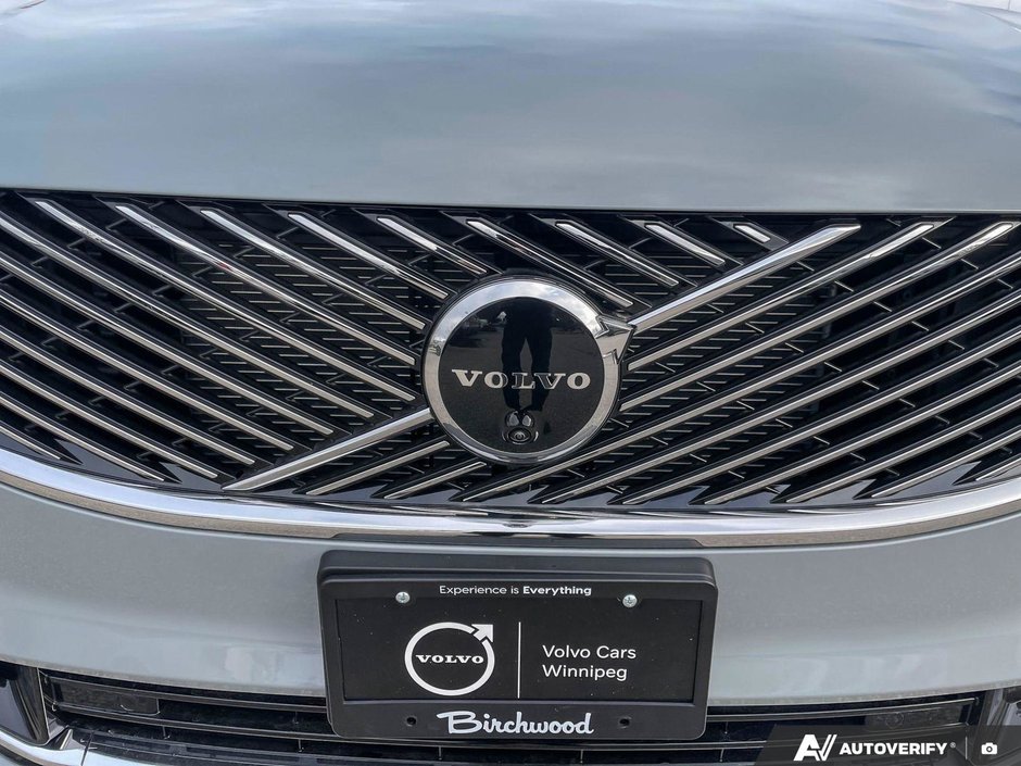 2026 Volvo XC90 Plug-In Hybrid Ultra Bright Theme-6