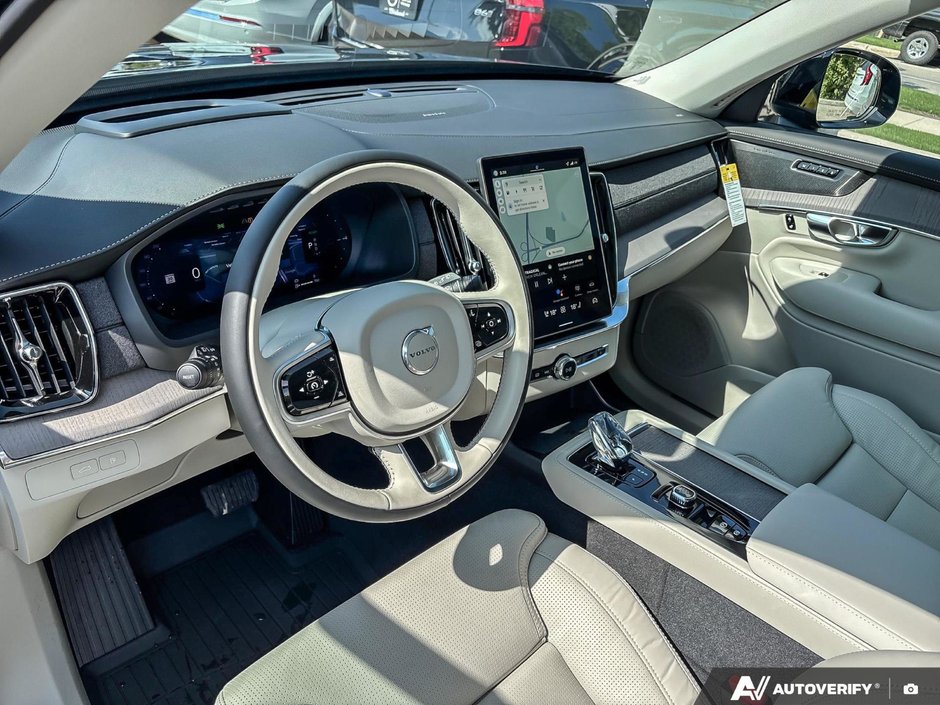 2026 Volvo XC90 Plug-In Hybrid Ultra Dark Theme-12