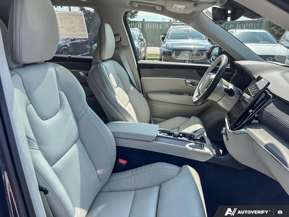 2026 Volvo XC90 Plug-In Hybrid Ultra Dark Theme-21