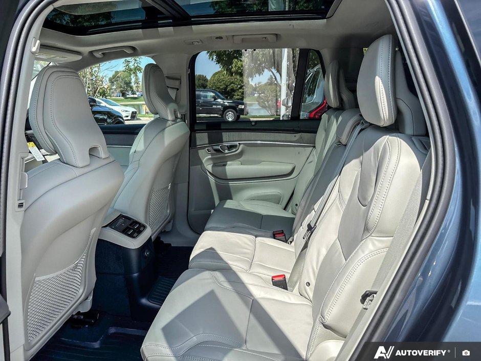 2026 Volvo XC90 Plug-In Hybrid Ultra Dark Theme-22