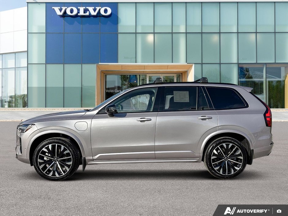 2026 Volvo XC90 Plug-In Hybrid Plus Dark Theme-2