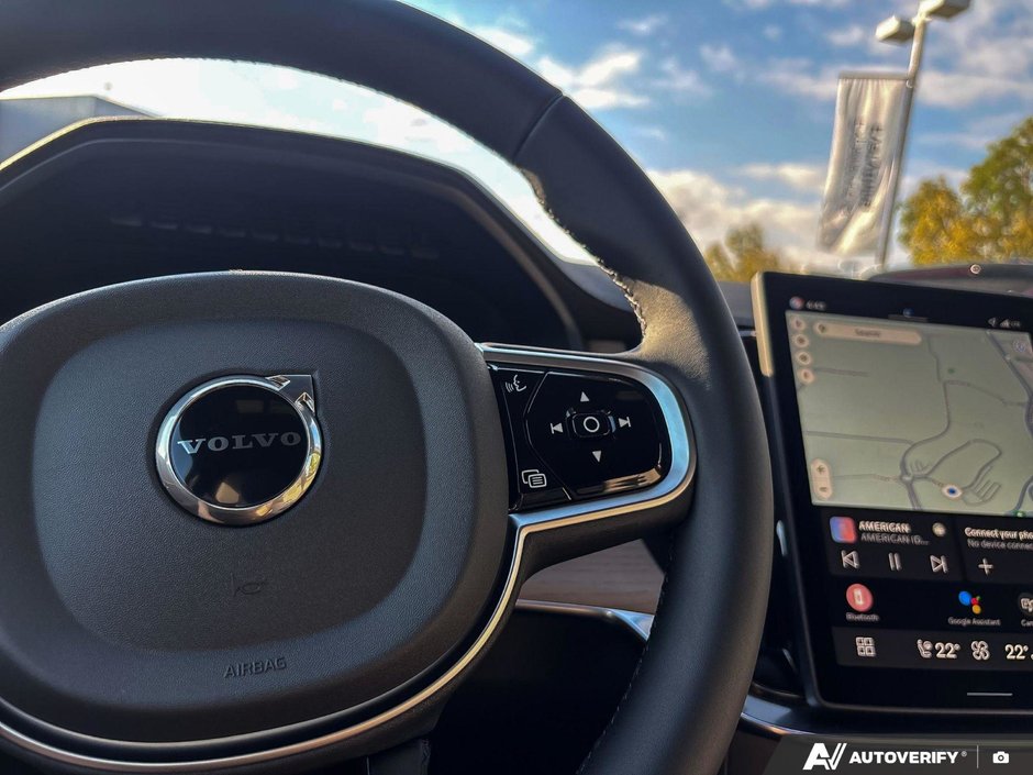 2026 Volvo XC90 Plug-In Hybrid Plus Dark Theme-16