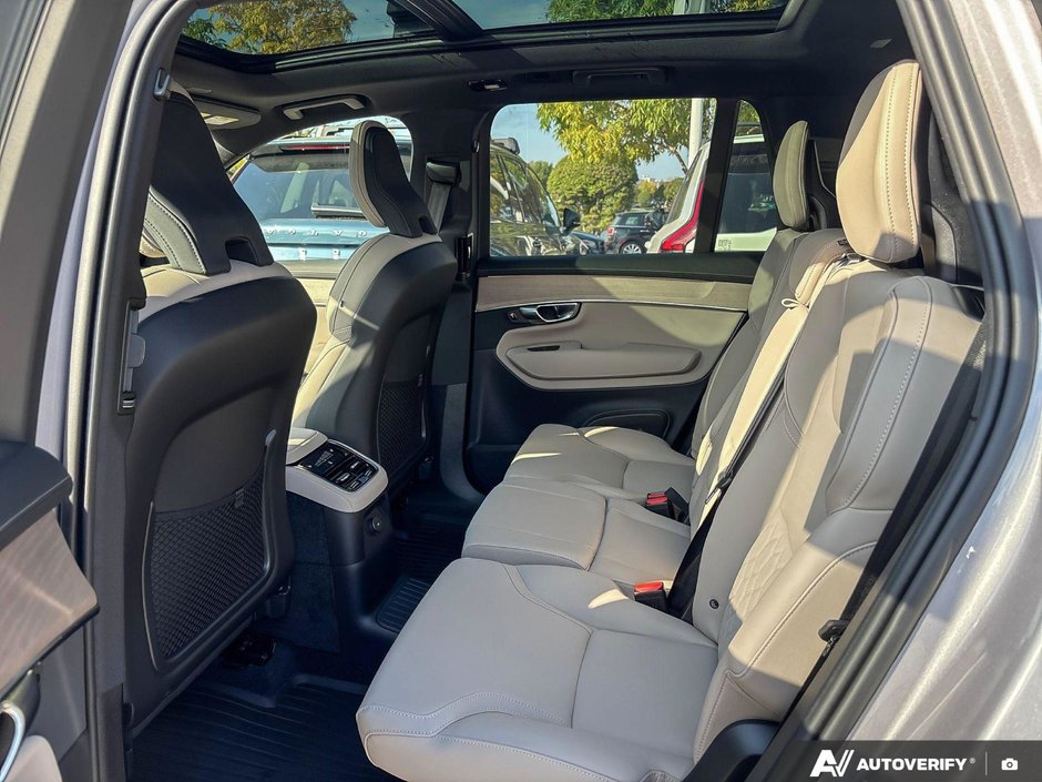 2026 Volvo XC90 Plug-In Hybrid Plus Dark Theme-23