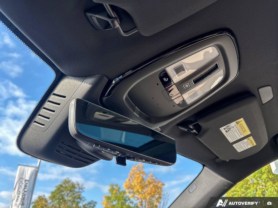 2026 Volvo XC90 Plug-In Hybrid Plus Dark Theme-21