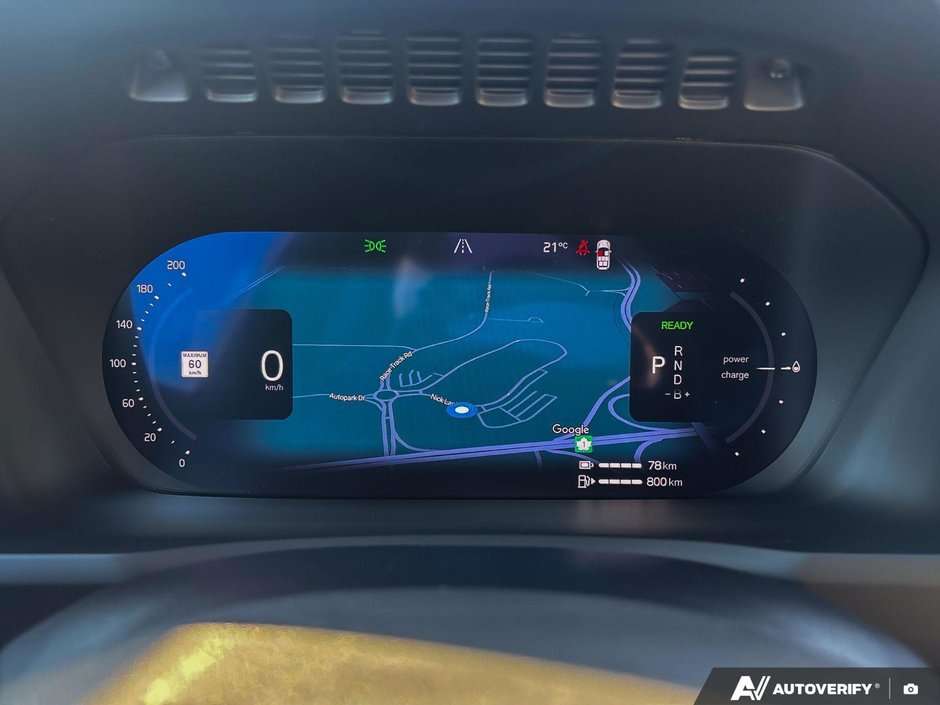 2026 Volvo XC90 Plug-In Hybrid Plus Dark Theme-15