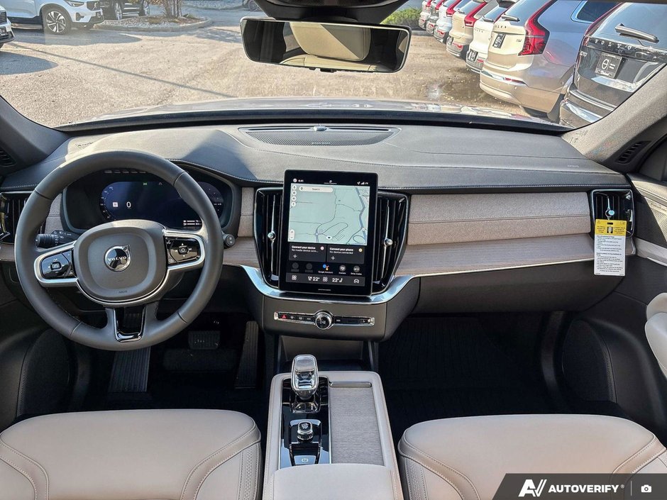 2026 Volvo XC90 Plug-In Hybrid Plus Dark Theme-24