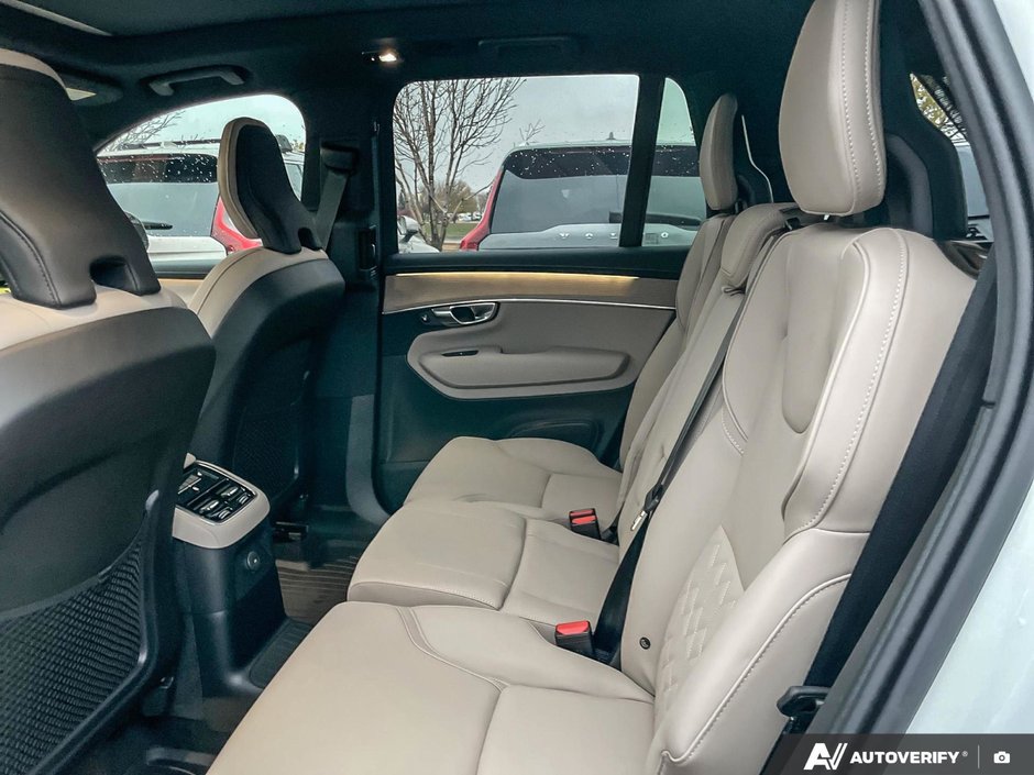 2026 Volvo XC90 Plug-In Hybrid Plus Dark Theme-23