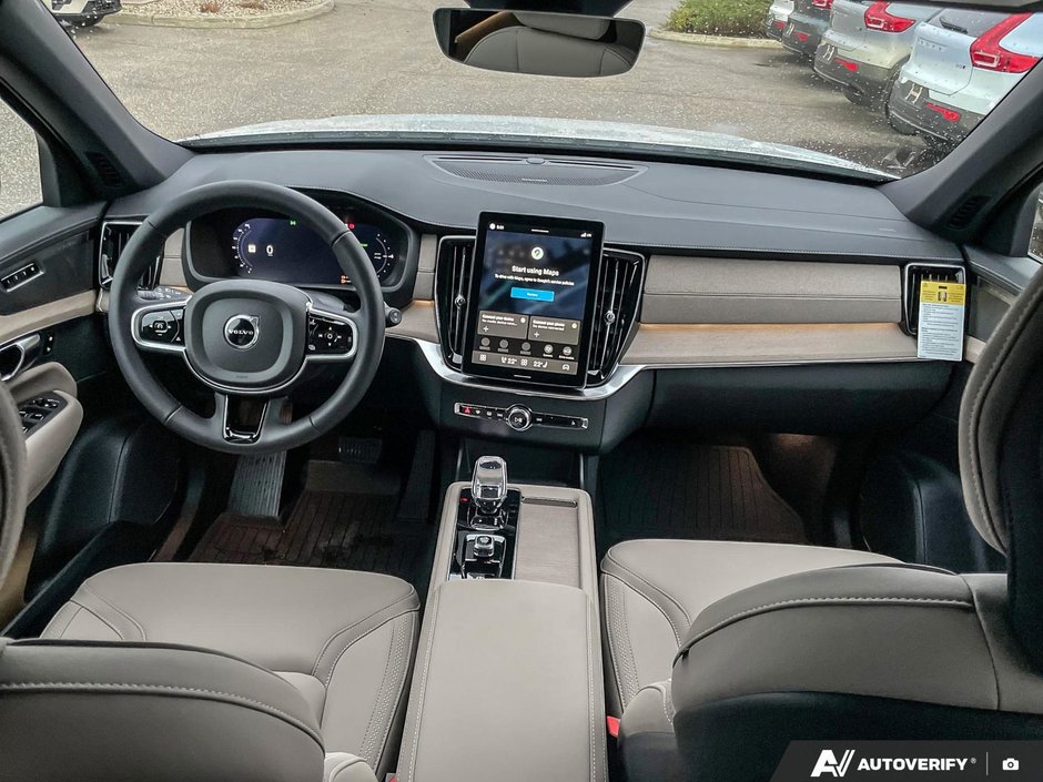 2026 Volvo XC90 Plug-In Hybrid Plus Dark Theme-24