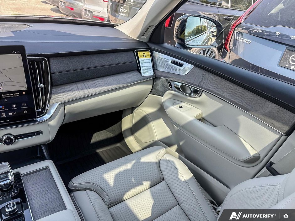 2026 Volvo XC90 Plug-In Hybrid Ultra Dark Theme-25