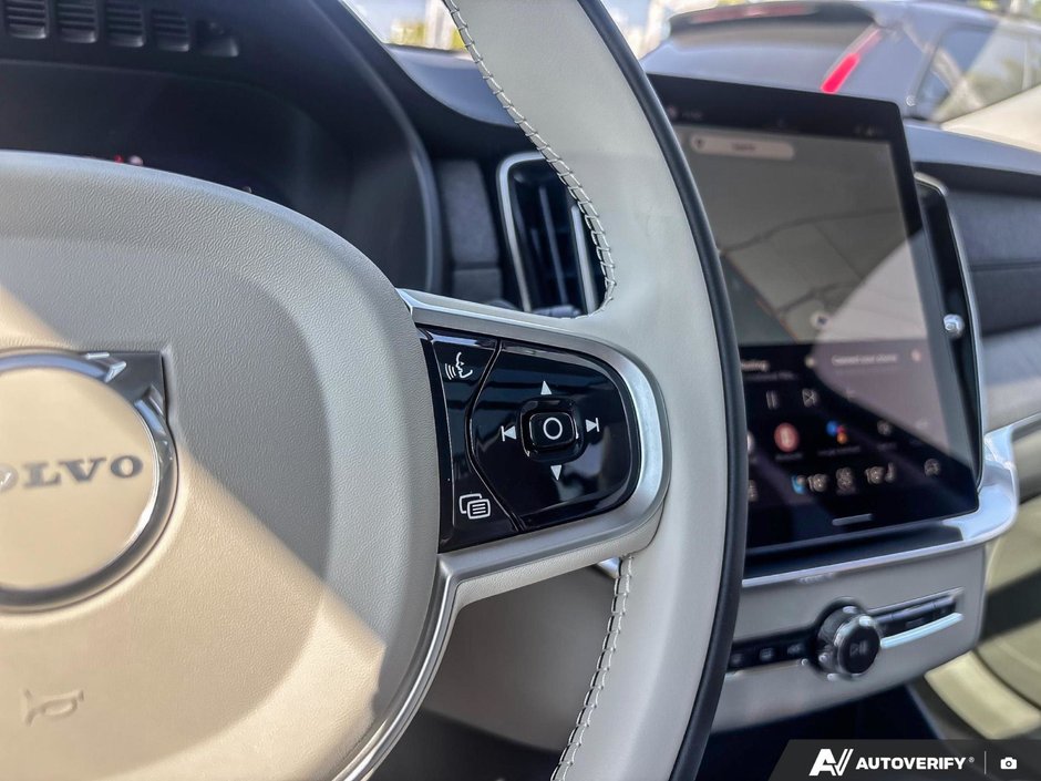 2026 Volvo XC90 Plug-In Hybrid Ultra Dark Theme-16