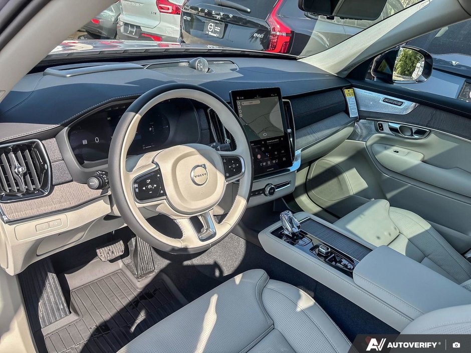 2026 Volvo XC90 Plug-In Hybrid Ultra Dark Theme-13