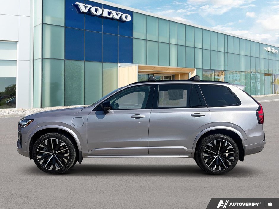 2026 Volvo XC90 Plug-In Hybrid Ultra Dark Theme-2