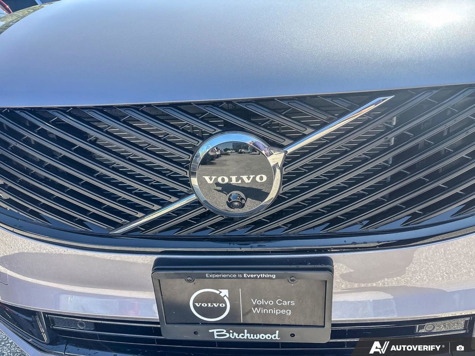 2026 Volvo XC90 Plug-In Hybrid Ultra Dark Theme-6