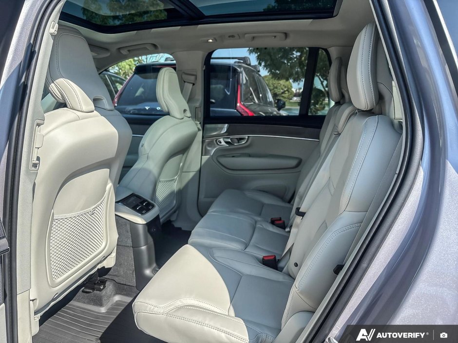 2026 Volvo XC90 Plug-In Hybrid Ultra Dark Theme-23