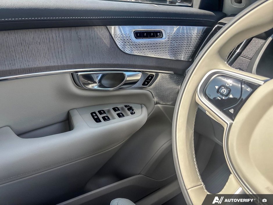 2026 Volvo XC90 Plug-In Hybrid Ultra Dark Theme-17