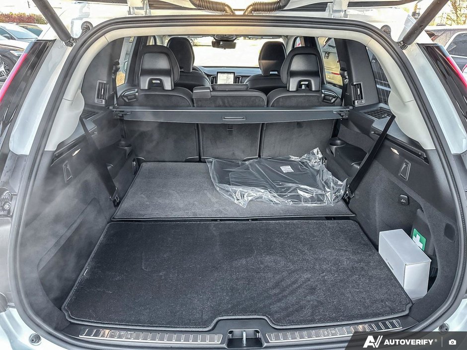 2026 Volvo XC90 Plug-in hybrid Core 7-Seater (Bright Theme)-8