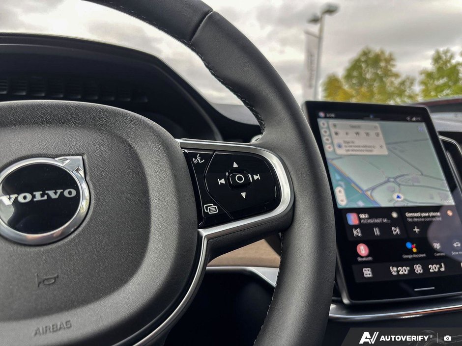 2026 Volvo XC90 Plug-In Hybrid Plus Dark Theme-16