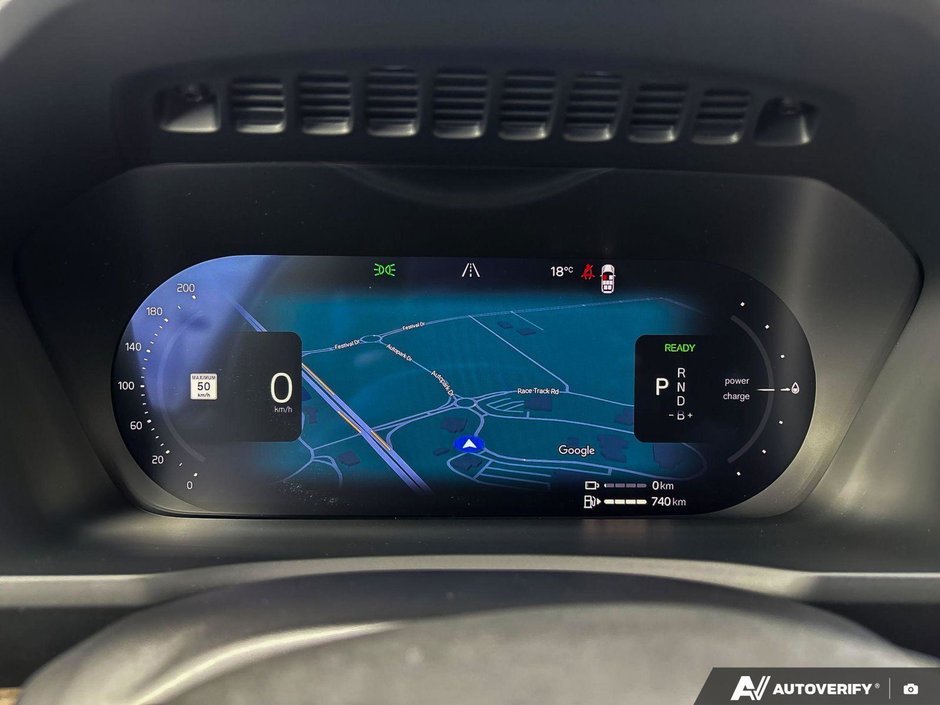 2026 Volvo XC90 Plug-In Hybrid Plus Dark Theme-15