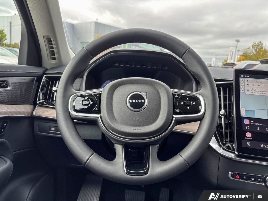 2026 Volvo XC90 Plug-In Hybrid Plus Dark Theme-14