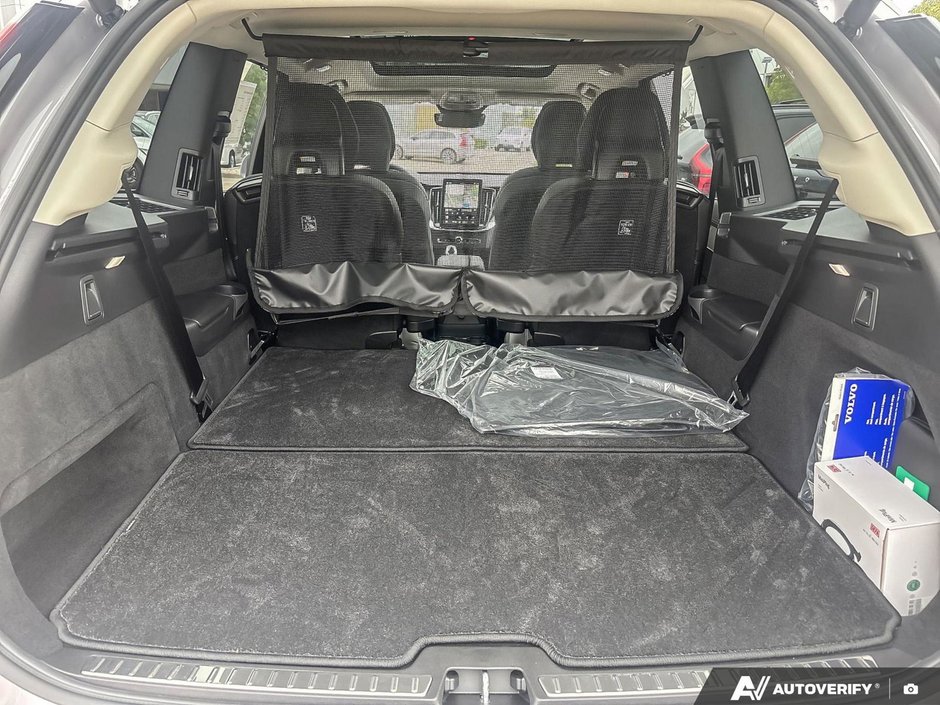 2026 Volvo XC90 Plug-In Hybrid Ultra Bright Theme-8