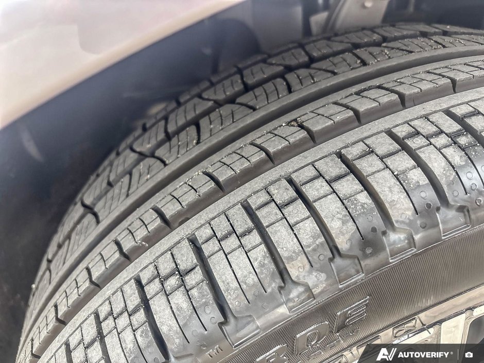 2026 Volvo XC90 Plug-In Hybrid Ultra Bright Theme-10