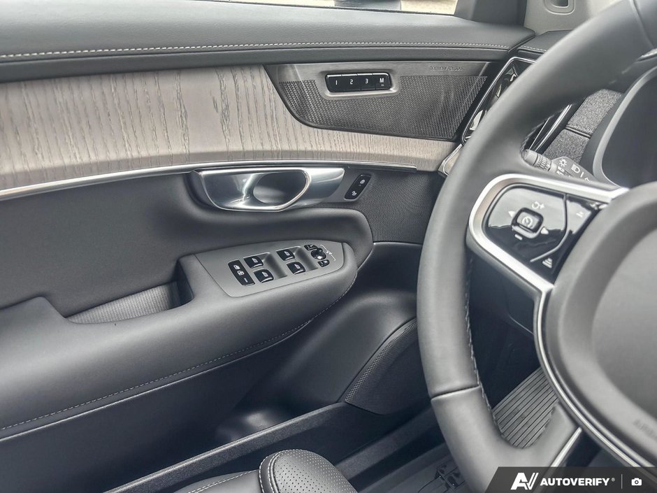 2026 Volvo XC90 Plug-In Hybrid Ultra Bright Theme-15