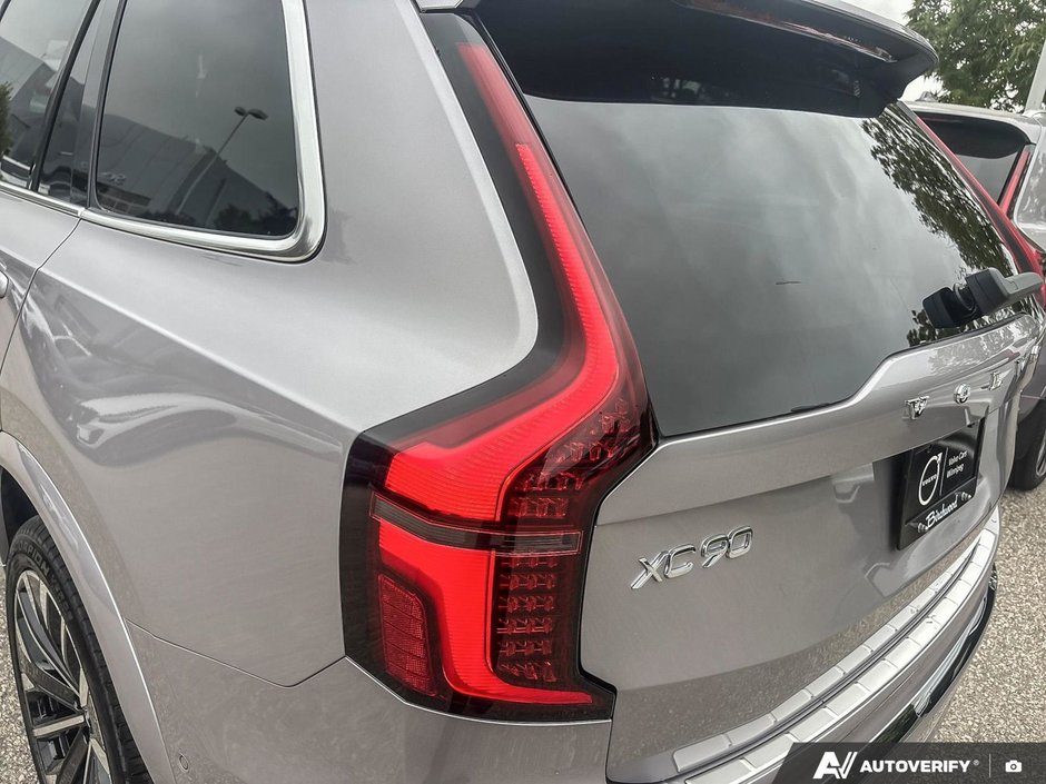 2026 Volvo XC90 Plug-In Hybrid Ultra Bright Theme-12