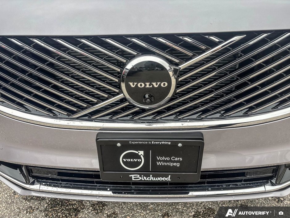 2026 Volvo XC90 Plug-In Hybrid Ultra Bright Theme-6