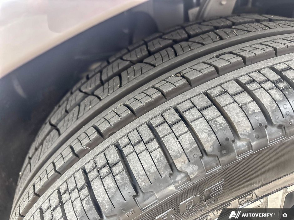 2026 Volvo XC90 Plug-In Hybrid Ultra Bright Theme-8