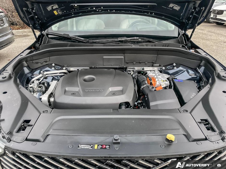 2026 Volvo XC90 Plug-In Hybrid Ultra Bright Theme-7