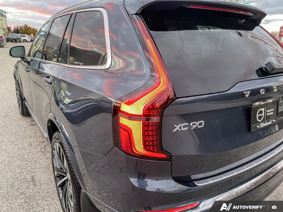 2026 Volvo XC90 Plug-In Hybrid Ultra Bright Theme-12