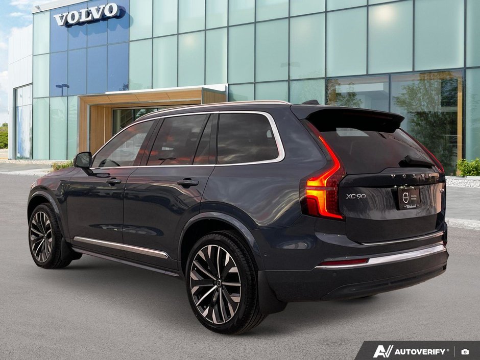 2026 Volvo XC90 Plug-In Hybrid Ultra Bright Theme-3