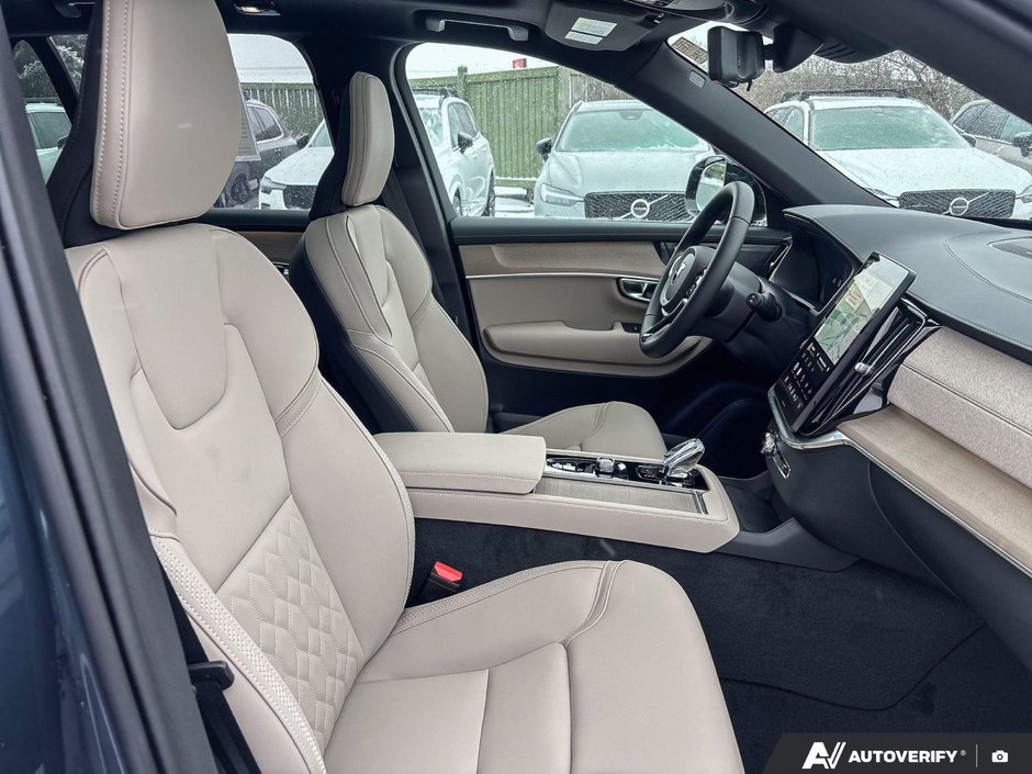 2026 Volvo XC90 Plug-In Hybrid Plus Dark Theme-21