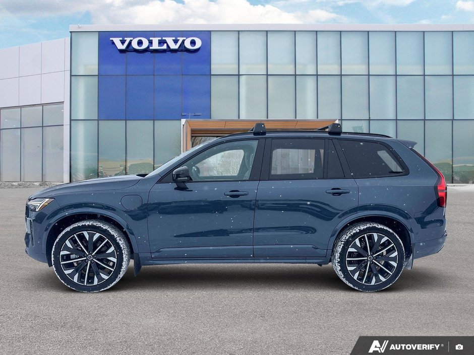 2026 Volvo XC90 Plug-In Hybrid Plus Dark Theme-1