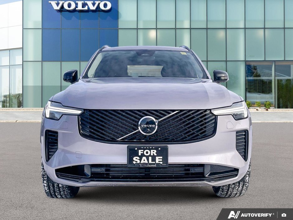 2026 Volvo XC90 Plug-In Hybrid Ultra Dark Theme-5