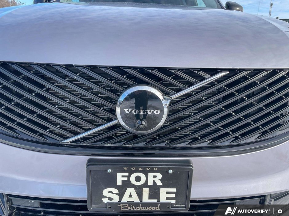 2026 Volvo XC90 Plug-In Hybrid Ultra Dark Theme-5