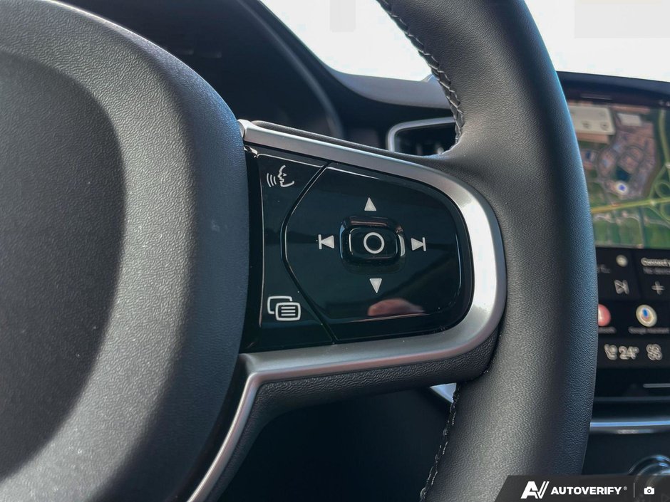 2026 Volvo XC90 Plug-In Hybrid Ultra Dark Theme-15