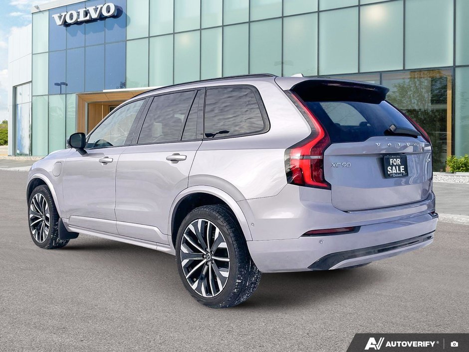 2026 Volvo XC90 Plug-In Hybrid Ultra Dark Theme-3