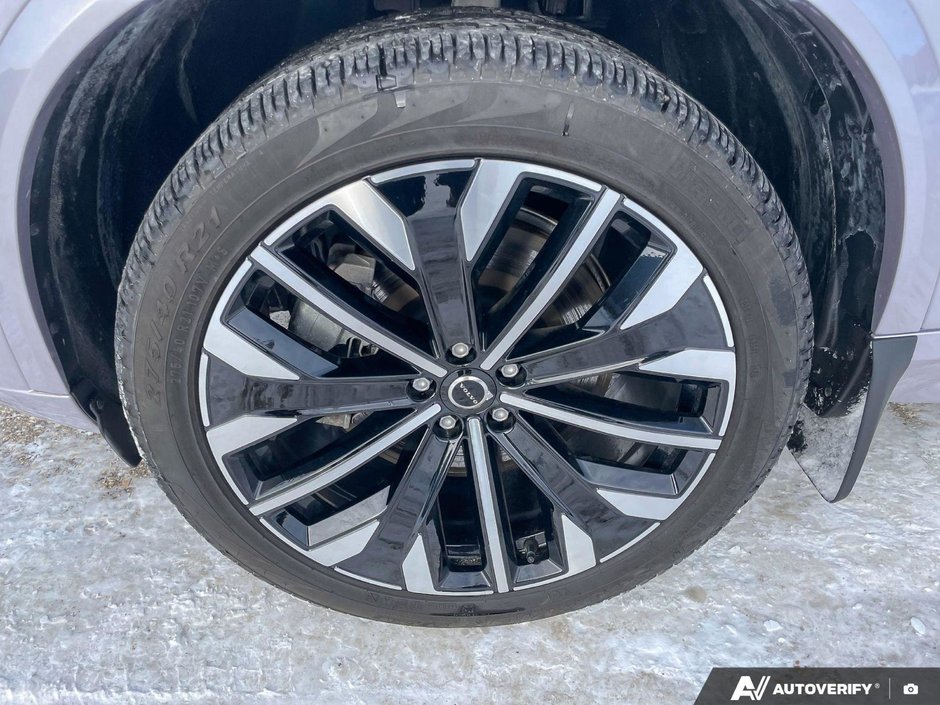 2026 Volvo XC90 Plug-In Hybrid Ultra Dark Theme-8