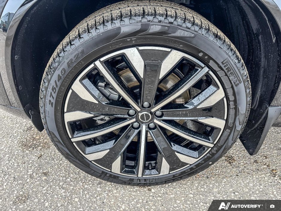 2026 Volvo XC90 Plug-In Hybrid Ultra Dark Theme-8