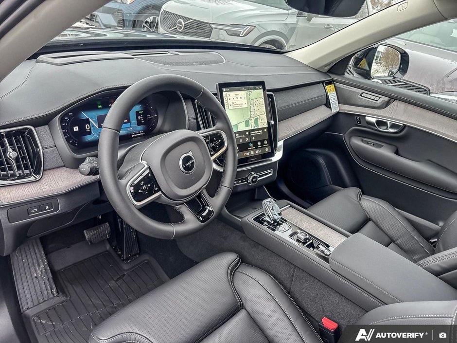 2026 Volvo XC90 Plug-In Hybrid Ultra Dark Theme-12