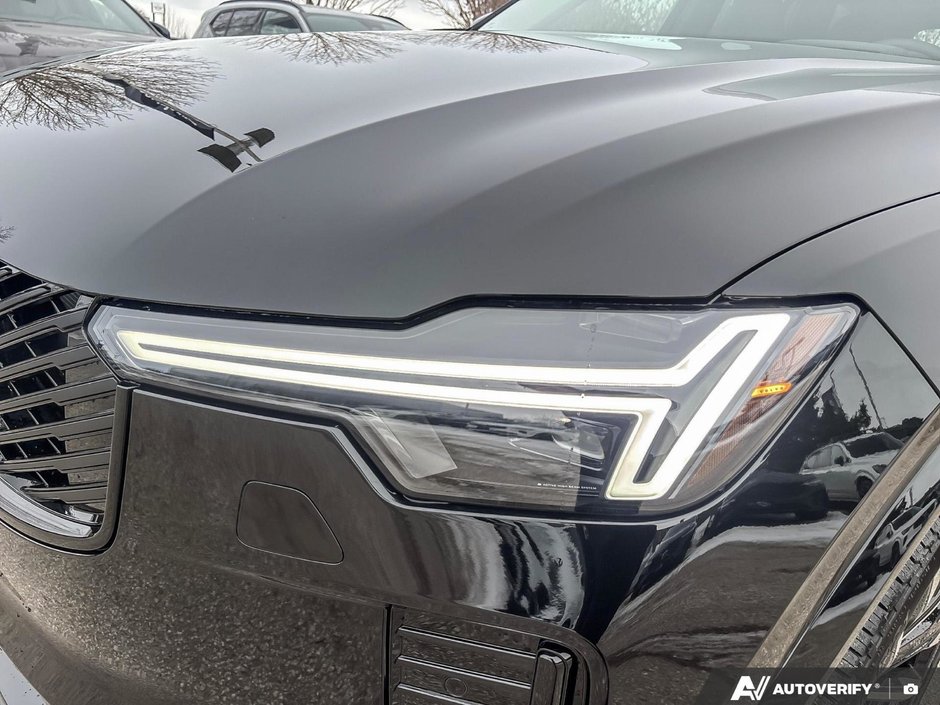 2026 Volvo XC90 Plug-In Hybrid Ultra Dark Theme-10