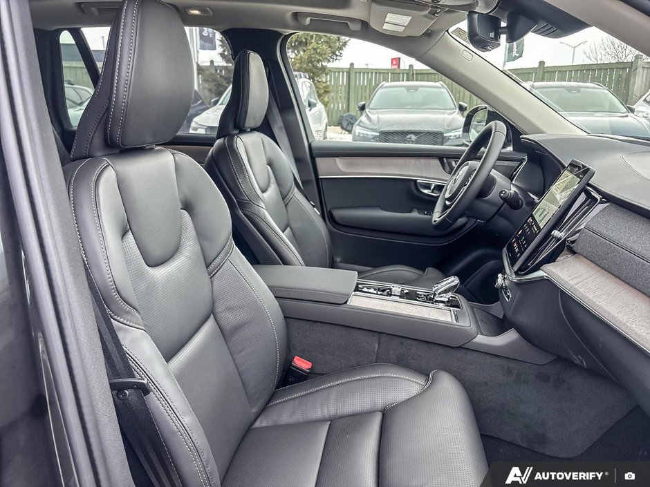 2026 Volvo XC90 Plug-In Hybrid Ultra Dark Theme-21