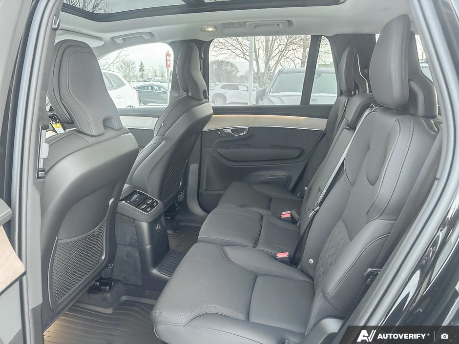 2026 Volvo XC90 Plug-In Hybrid Plus Dark Theme-22